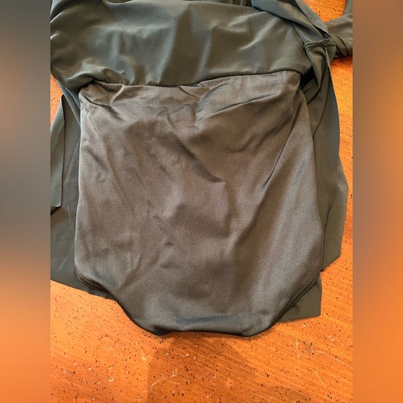 Weissman Green O-Ring Poet Sleeve Dress Dance Costume - Medium Adult - Picture 13 of 14